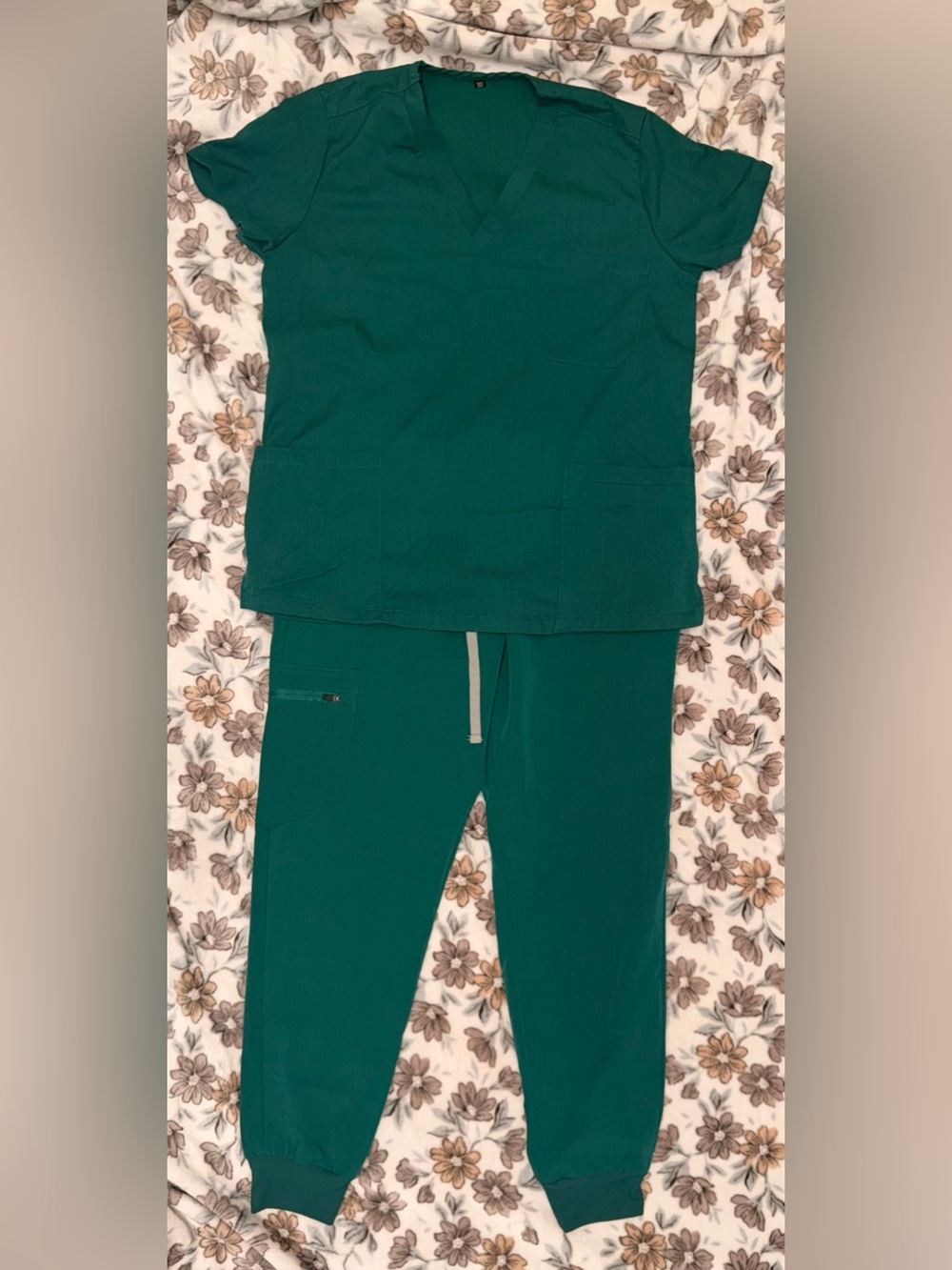 Women’s green Jogger Scrub Set - Comfortable Medical Track Pants & Top